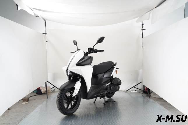Скутер X-MOTORS CYCLONE PRO